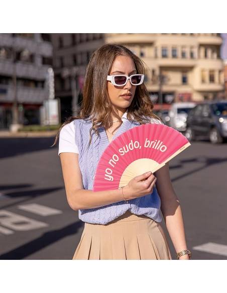 "I DON'T SWEAT, I SHINE" fan. Modern and funny wooden fan. Pink fan. Fan with hanging fan. 42.5 x 23 cm.