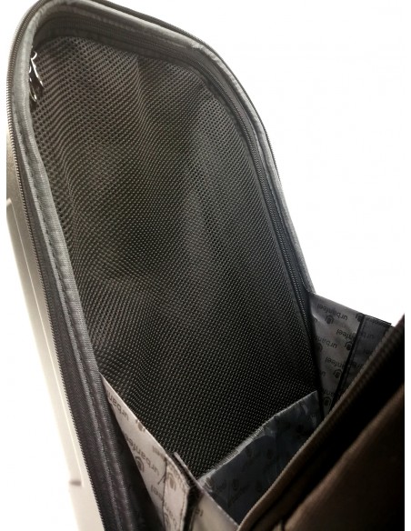 MOCHILA URBANFEEL CON CIERRE SEGURIDAD CON PUERTO DE CARGA USB NEGRO