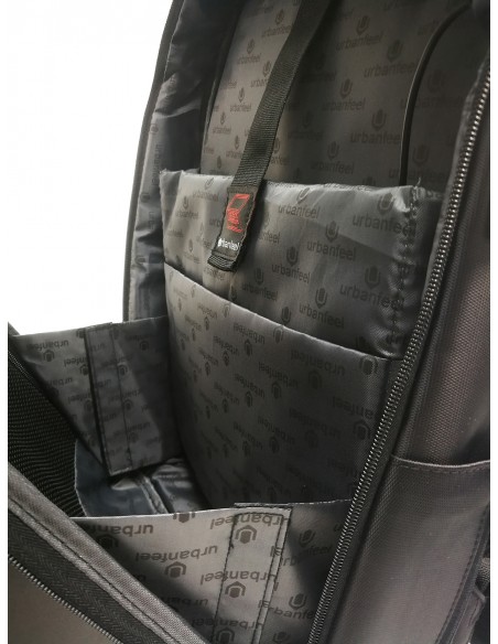 MOCHILA URBANFEEL CON CIERRE SEGURIDAD CON PUERTO DE CARGA USB NEGRO